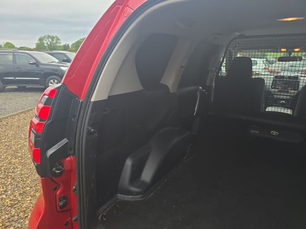 Toyota Land Cruiser GX LWB 204Bhp 367522832