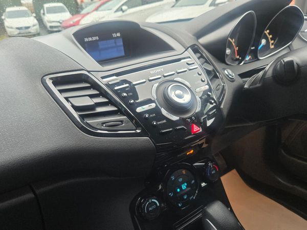 2016  Ford Fiesta St-line / Automatic 367565815