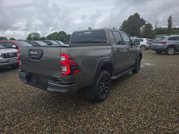 Toyota Hilux 2.8 D4D Invincible X 204Bhp 367599702