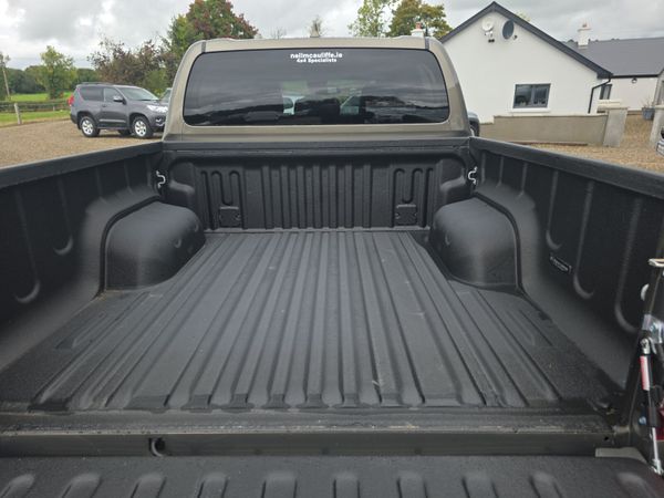 Toyota Hilux 2.8 D4D Invincible X 204Bhp 367599725