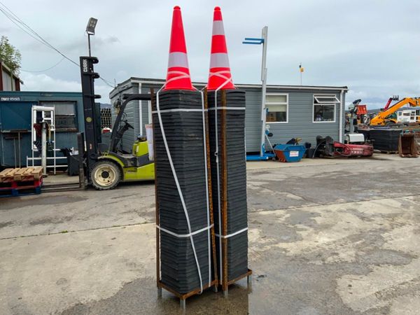 UNUSED TRAFFIC SAFETY CONES......3732. 367610594