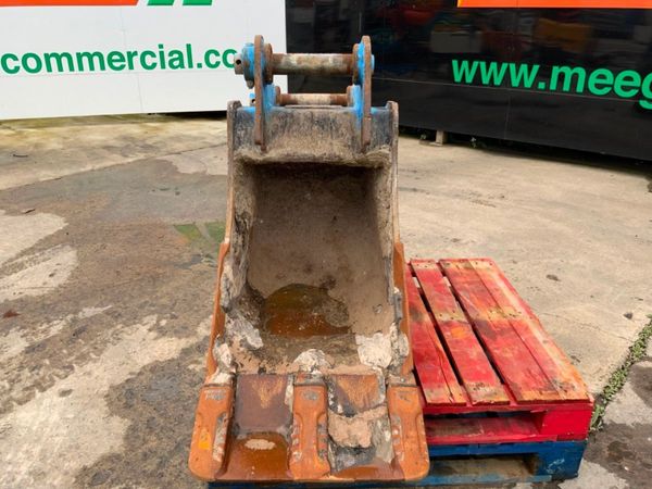 24" RHINOX DIGGING BUCKET....65mm PINS....1424t. 367625148