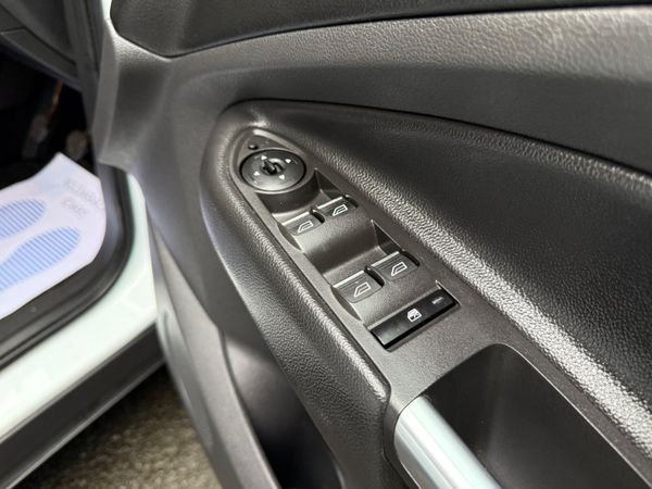 Ford Kuga 2018 ZETEC 2 Seat Commercial 367626838