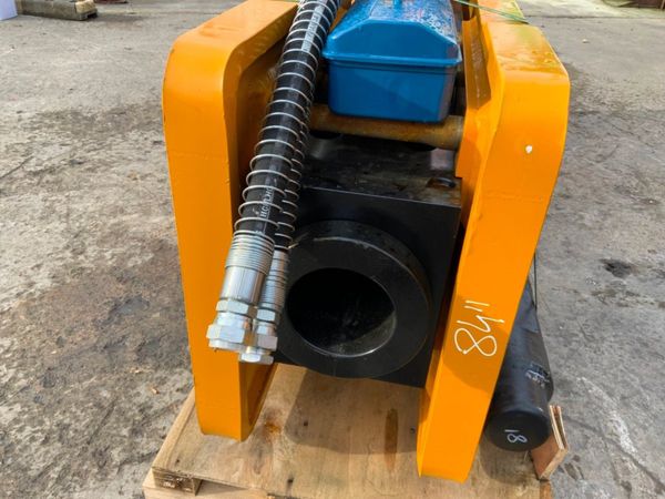 UNUSED KABONC 1400 BREAKER...80mm PINS......2559. 367621356