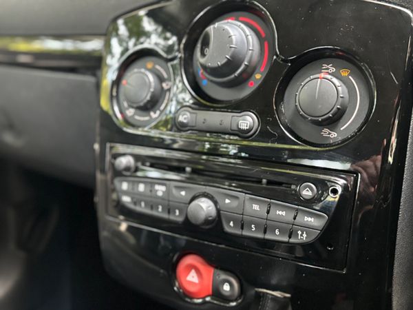 132 Renault Clio 1.2 16V 75 DYNAMIQUE 367631256