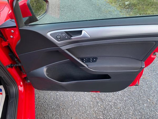 Volkswagen Golf 2017 367679358