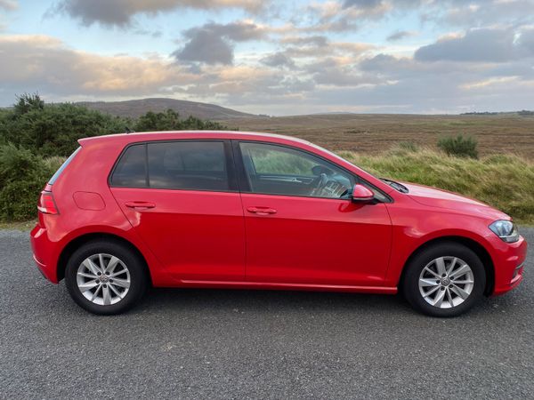 Volkswagen Golf 2017 367679369