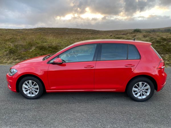 Volkswagen Golf 2017 367679360