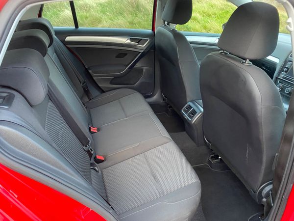 Volkswagen Golf 2017 367679363