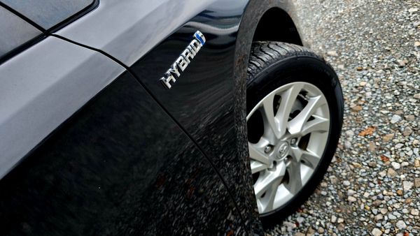 🔥2016 Toyota Auris 1.8 Automatic Petrol Hybrid 367681738