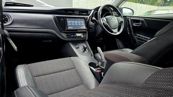 🔥2016 Toyota Auris 1.8 Automatic Petrol Hybrid 367681816