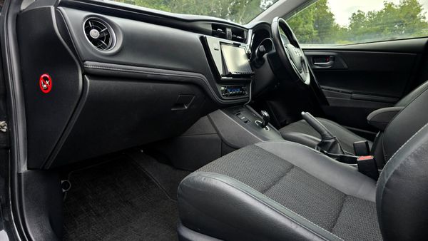 🔥2016 Toyota Auris 1.8 Automatic Petrol Hybrid 367681813