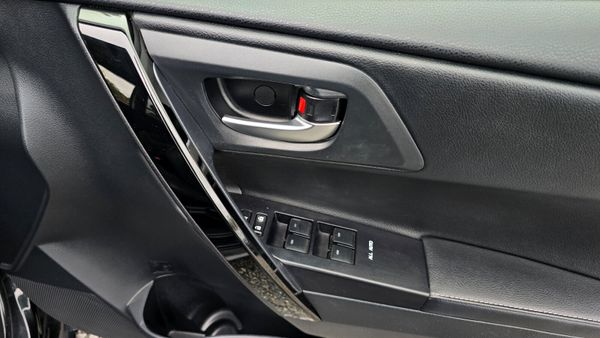 🔥2016 Toyota Auris 1.8 Automatic Petrol Hybrid 367681856