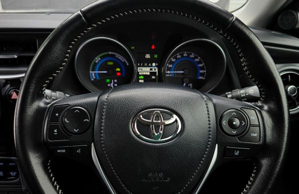 🔥2016 Toyota Auris 1.8 Automatic Petrol Hybrid 367681881