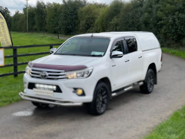 162 Toyota Hilux Invincible Spotless***** 367724609