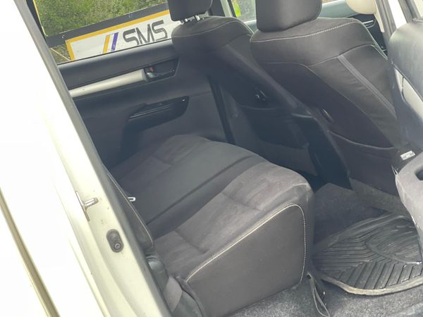 162 Toyota Hilux Invincible Spotless***** 367724623