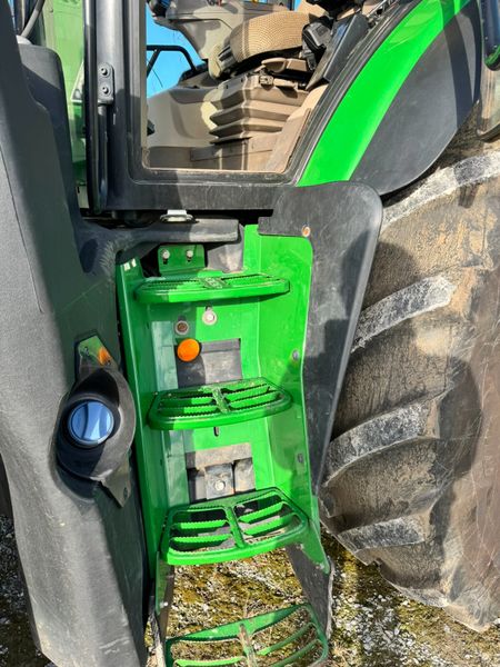 2020 John Deere 6175R 367739946