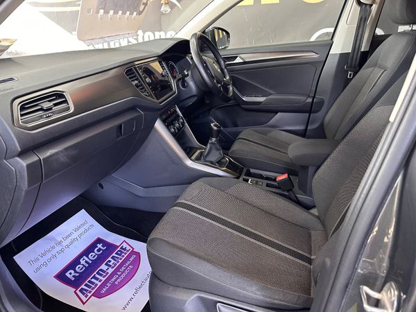 Volkswagen T-Roc 2018 367756030