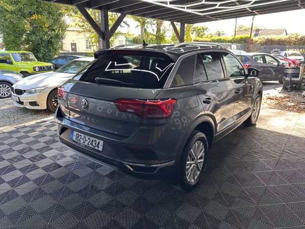 Volkswagen T-Roc 2018 367756046