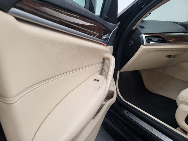 171 BMW 520D AUTO = LIP KIT = CREAM LEATHER 367757539