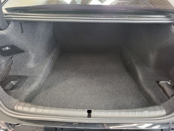171 BMW 520D AUTO = LIP KIT = CREAM LEATHER 367757565