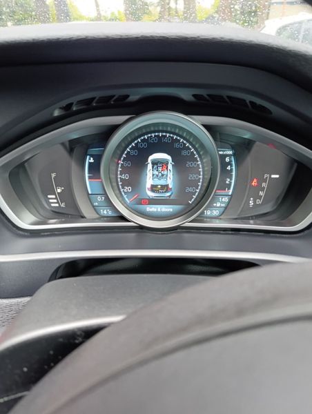 Volvo V40  2014 automatic 367765436