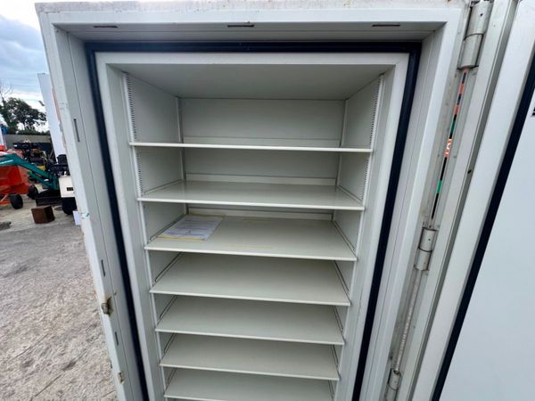 CHUBB DATA CABINET FIRE IMPACT MONEY SAFE. 367766789