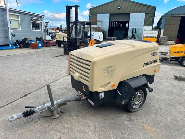 2018 DOOSAN 105 CFM ROAD AIR COMPRESSOR 367767091