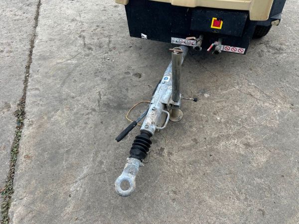 2018 DOOSAN 105 CFM ROAD AIR COMPRESSOR 367767093