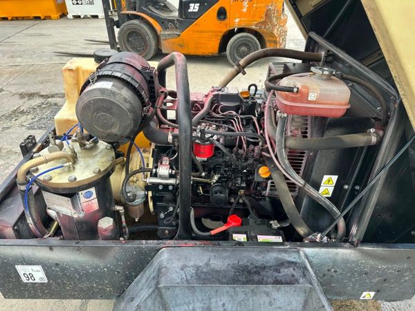2018 DOOSAN 105 CFM ROAD AIR COMPRESSOR 367767101