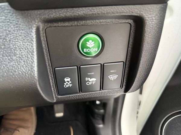 2015 Honda Vezel 1.5 Hybrid Auto Full Leather 367802500