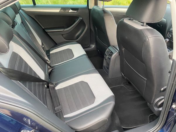 Volkswagen Jetta 2014 367821033