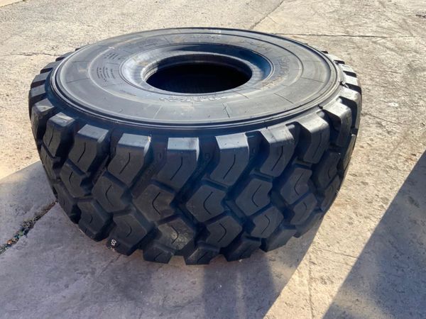 29.5 x 25 ROCKBUSTER SHOVEL  / DUMPER TYRES. 367834457