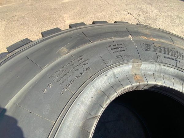 29.5 x 25 ROCKBUSTER SHOVEL  / DUMPER TYRES. 367834458