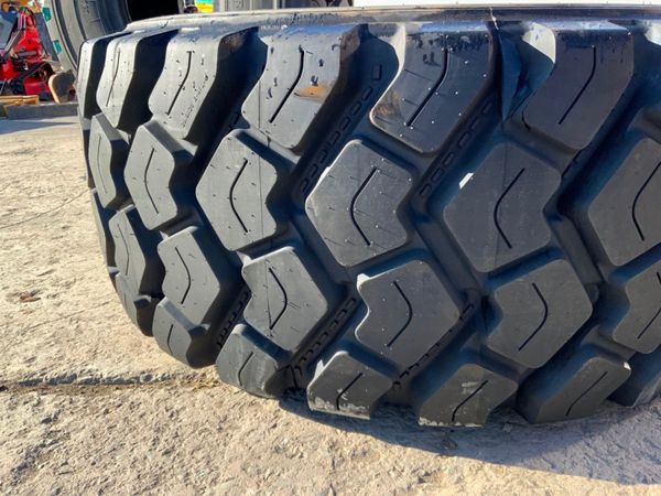 29.5 x 25 ROCKBUSTER SHOVEL  / DUMPER TYRES. 367834474