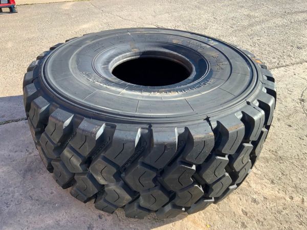 29.5 x 25 ROCKBUSTER SHOVEL  / DUMPER TYRES. 367834471