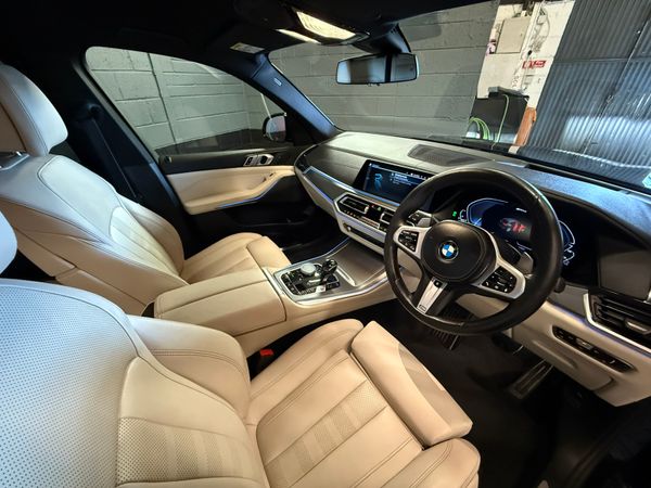 212 BMW X5 45E M-Sport  Pro 367847724