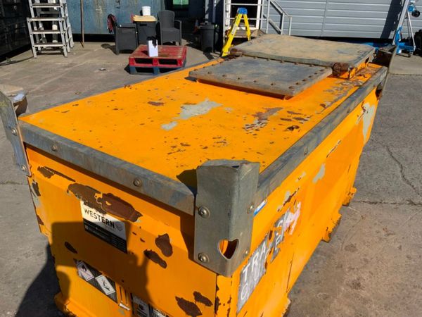WESTERN 2000lts FUEL STORAGE  BOWSER....1002t. 367840173
