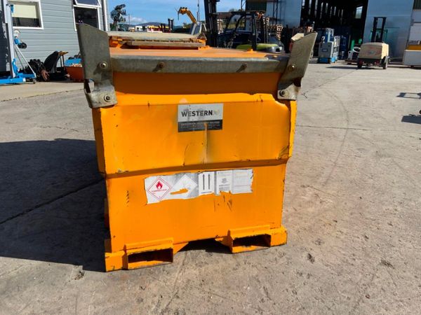 2000lts WESTERN FUEL STORAGE BOWSER......994T. 367840600