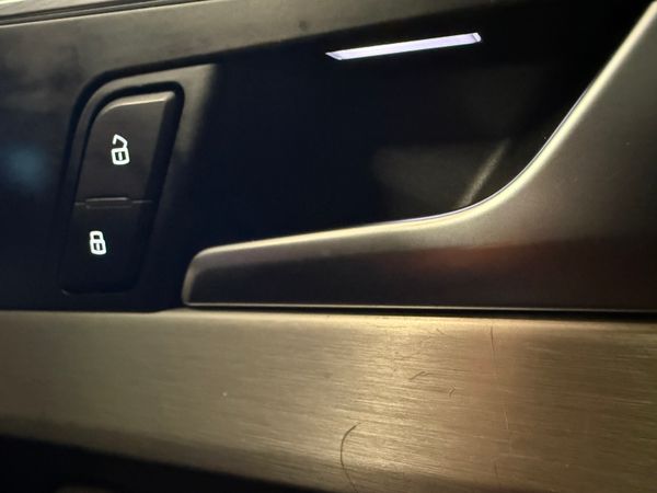 Audi A4 2Ltr TDi SLine Auto 367841351