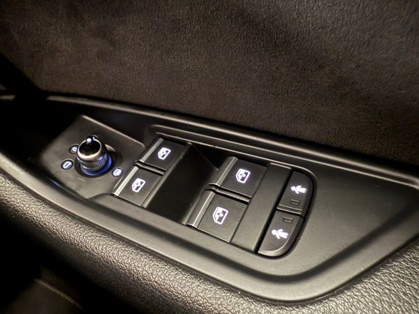Audi A4 2Ltr TDi SLine Auto 367841352