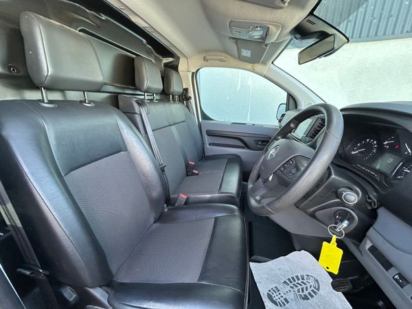 2021 Opel Vivaro , 2.0 with Air conditioning 367850901