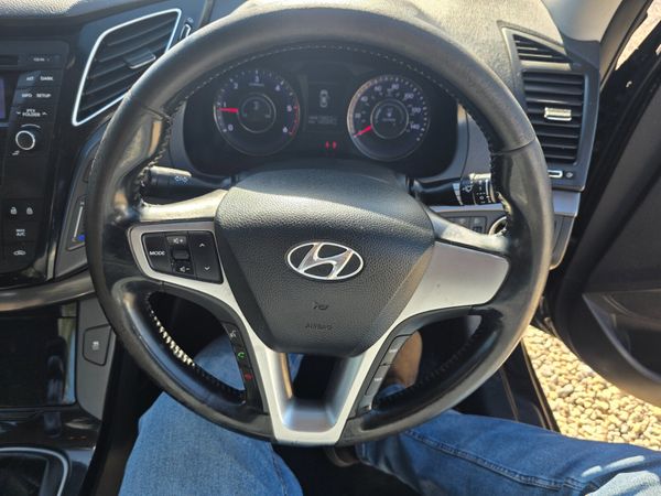 Hyundai i40 2013 367853443