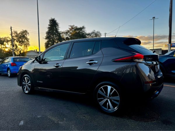 Nissan Leaf 40K EV SV 40KW '18 5DR AUTO 4DR 367870018