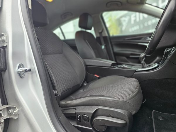 OPEL INSIGNIA 2.0 CDTI 140 SE // 01/26 NCT 367914068