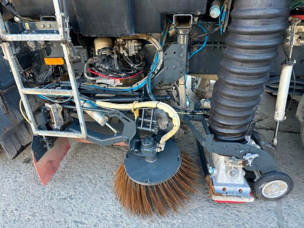 2019 DAF LF...JOHNSTON ROAD SWEEPER...77 KM. 367929129