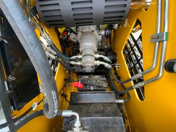 UNUSED LIHUA LRT460 MINI SKID STEER ......1485. 367950376