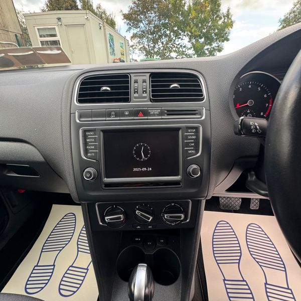 Volkswagen Polo 2015 Low Milege 367962145