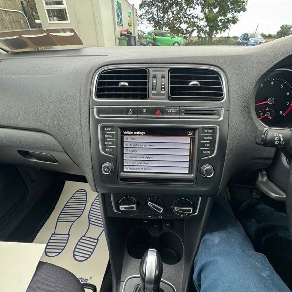 Volkswagen Polo 2015 Low Milege 367962152