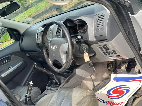 12 Toyota Hilux Invincible X Manual*****No Vat 367980756